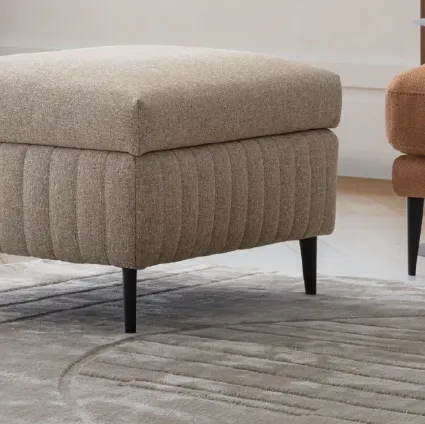 Pouf contenitore in tessuto imbottito e trapuntato Treasure di Le Comfort