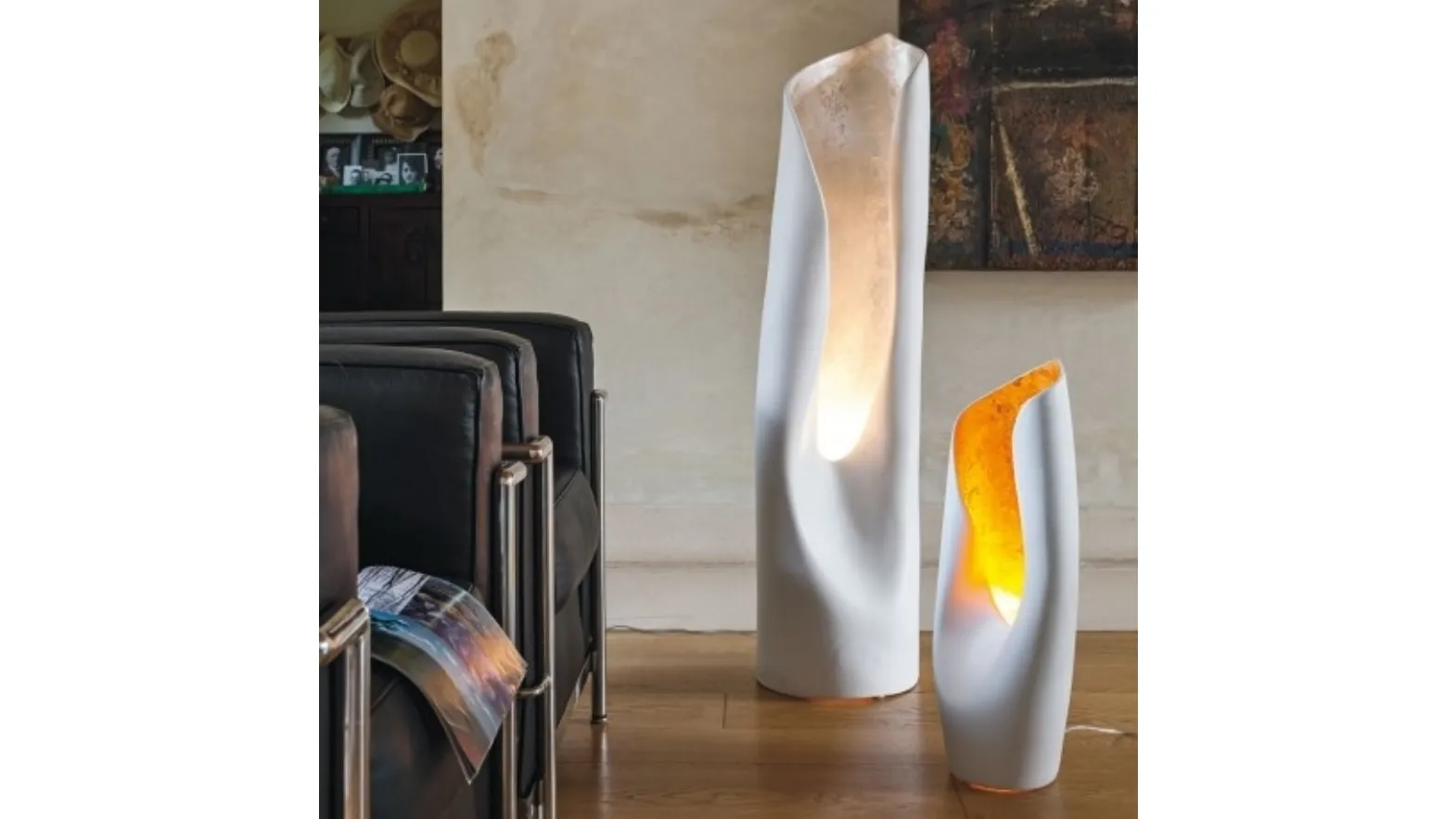 Lampada da terra in ceramica con interno foglia oro o argento Calla di Adriani e Rossi