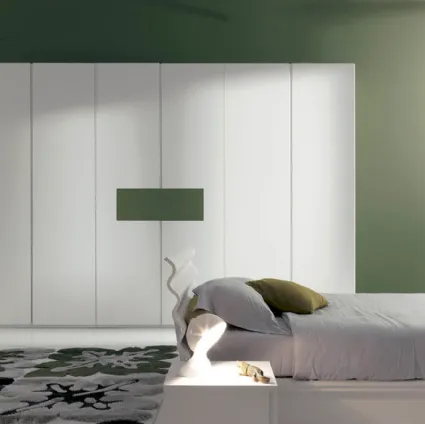 Armadio di design con ante battenti con porta tv estraibile in laccato bianco e verde Dream di Fimar