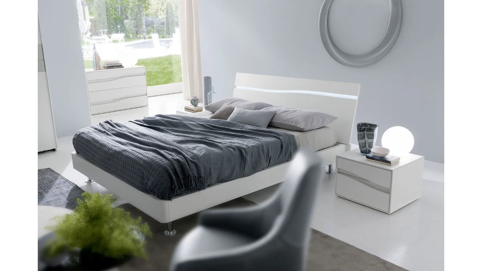 Letto con testiera con luce a led in finitura bianco poro aperto Infinity Onda di S75