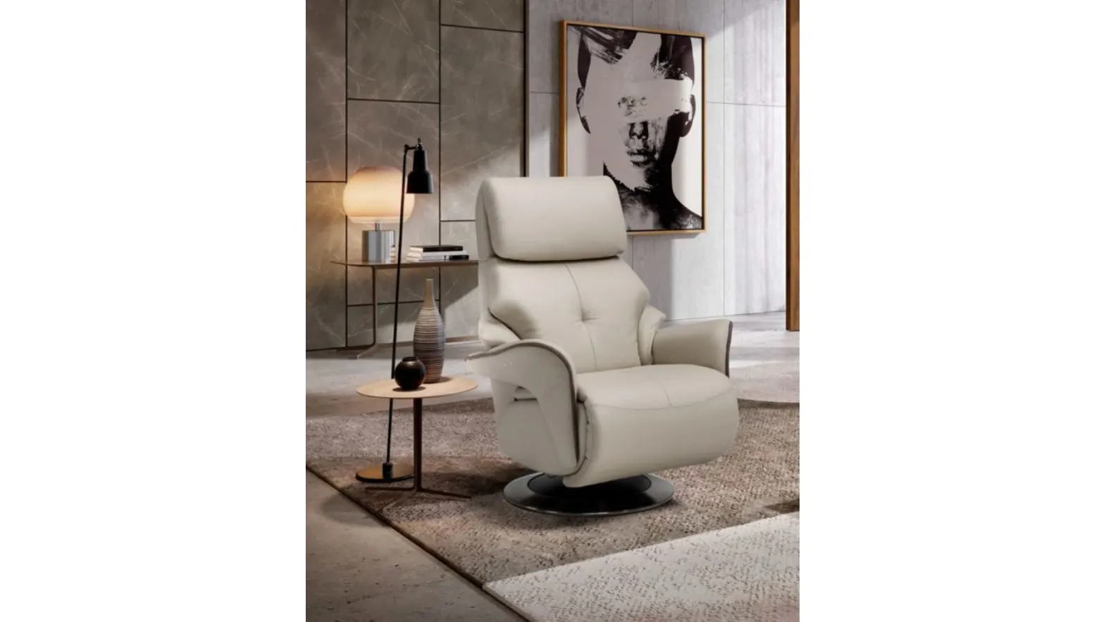 Poltrona relax con testiera regolabile Moon Swivel di Spaziorelax